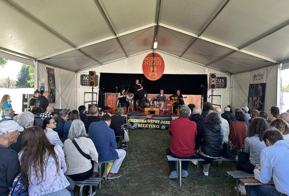 L’Acoustic Guitar Village a Cremona Musica conferma un successo e una crescita sempre costanti, per la soddisfazione di attori del settore e appassionati visitatori. Appuntamento al 2-3-4 ottobre 2026!